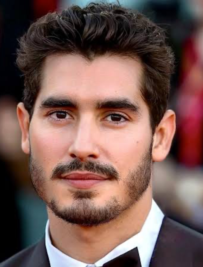 Henry Zaga portrait
