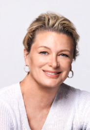 Kristin Hannah portrait