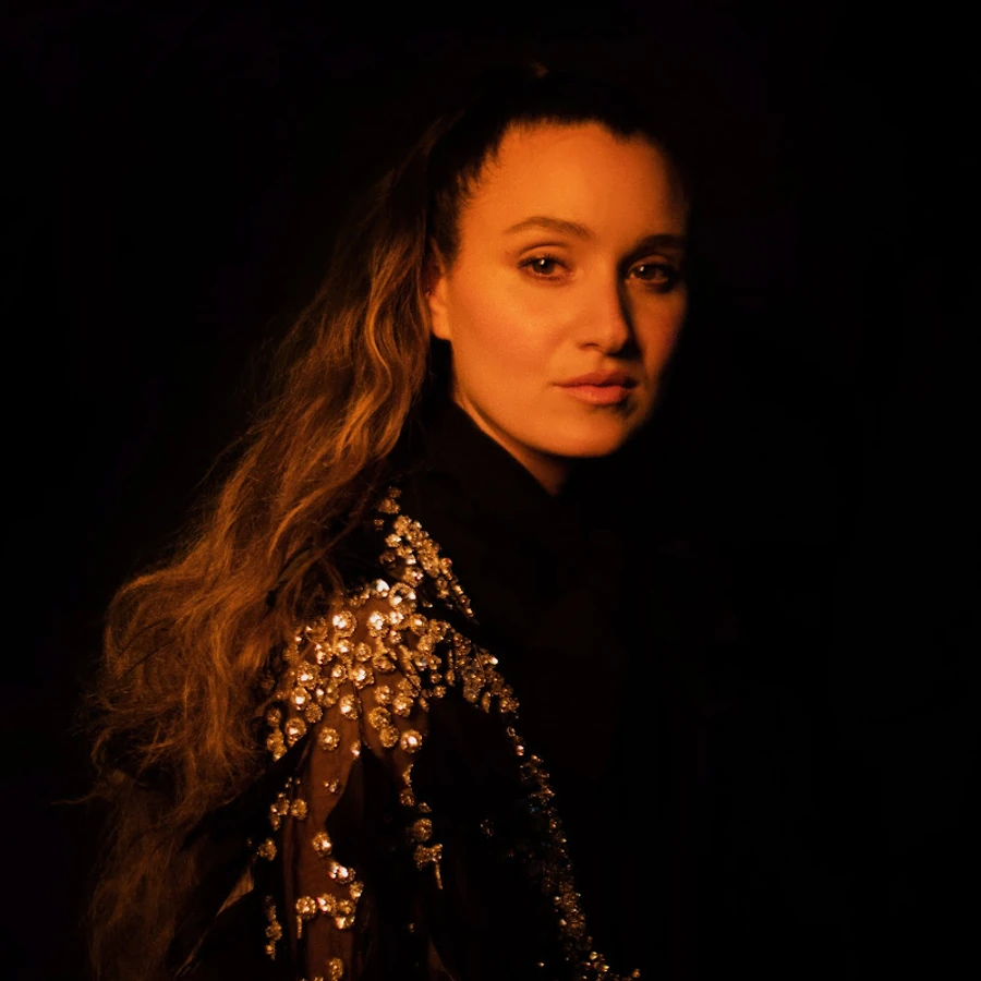 Mia Vaile portrait