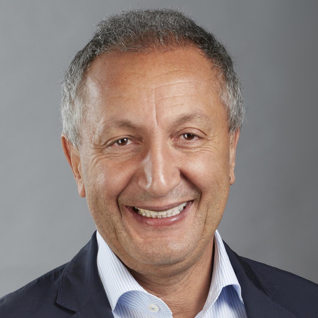 Isaac Larian portrait